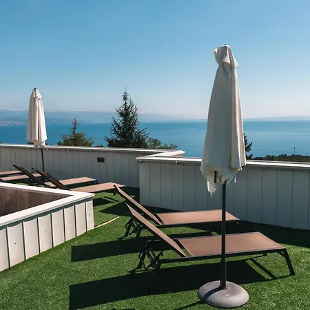 Stella - Heated Rooftop Swimming Pool Apartmán