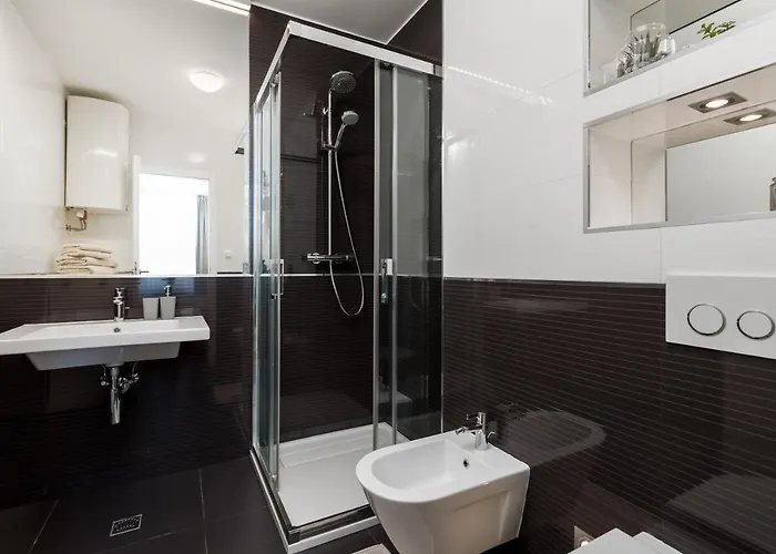 Stella - Heated Rooftop Swimming Pool Apartment *