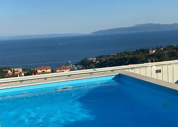 Apartment Stella - Heated Rooftop Swimming Pool Ičići
