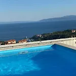 شقة Stella - Heated Rooftop Swimming Pool Ičići